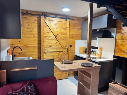 Kuchyň nebo kuchyňský kout v ubytování Chardonnay Tiny Home for Nature Lovers North Cyprus