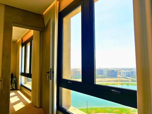 Μπαλκόνι ή βεράντα στο Luxury Suite Sea View With Smart Entry