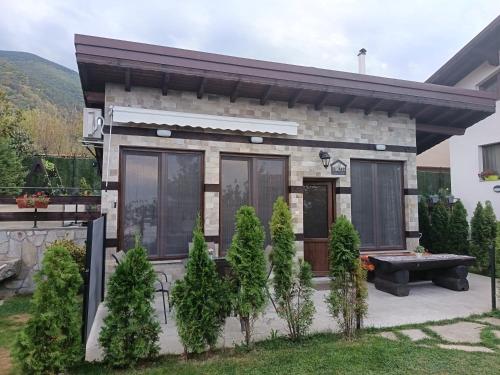 Το κτήριο όπου στεγάζεται  το διαμέρισμα