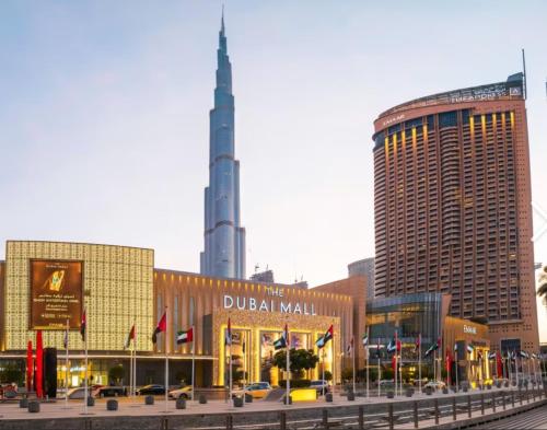 Dubai Mall Apartments by Suitestay