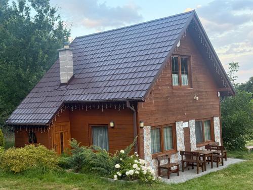 Chatka na Skraju Lasu