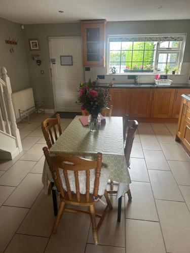 Kuchyň nebo kuchyňský kout v ubytování Richmond Cottage Beag