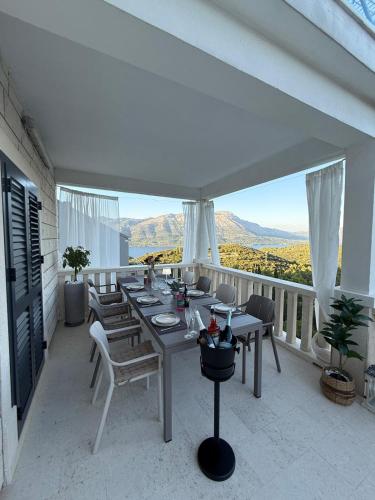 Ellara Residence Apartment with a fantastic view