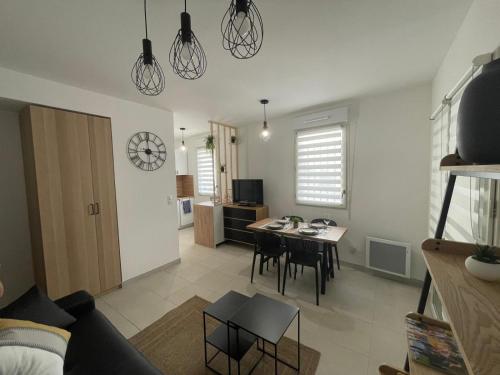 Premières loges - appartement neuf climatisé - parking gratuit et vélos