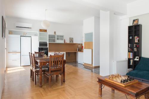 Mesakti apartment Kypseli