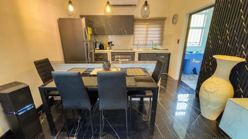 Dapur atau dapur kecil di Moderna Casa con piscina , jacuzzi y generador electrico