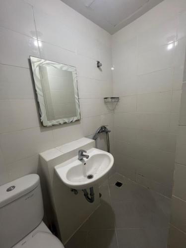 Koupelna v ubytování 2 BR Spacious Loft Apartment