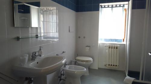 A bathroom at La Ferula Bed&Pool
