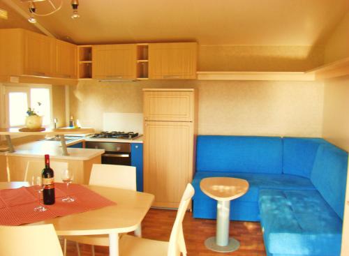 Lounge nebo bar v ubytování Mobilehouse & Camping Lijak