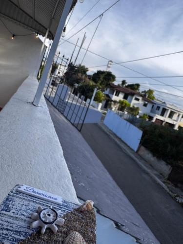Το κτήριο όπου στεγάζεται  η παραθεριστική κατοικία