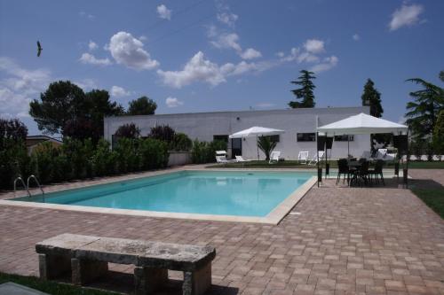 The swimming pool at or close to La Ferula Bed&Pool