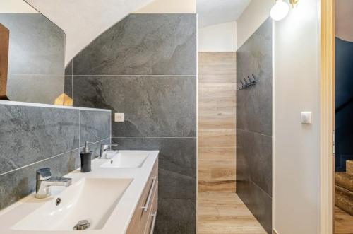 Ванная комната в Appartement spacieux avec grande terrasse cœur de Valence