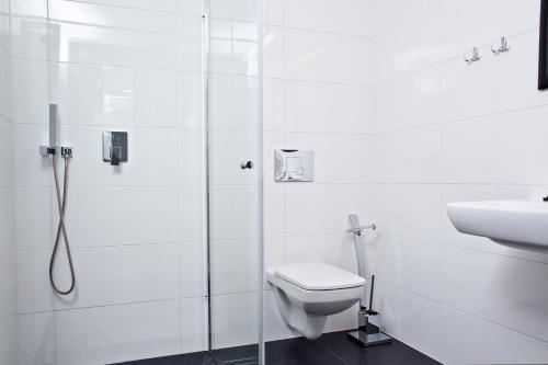Ένα μπάνιο στο Haller House Apartamenty