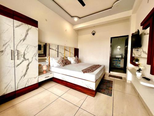 Cama o camas de una habitación en Nature Valley Resort, Nainital - A Peaceful Stay