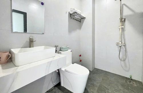 Ένα μπάνιο στο Nắng Mai Hotel