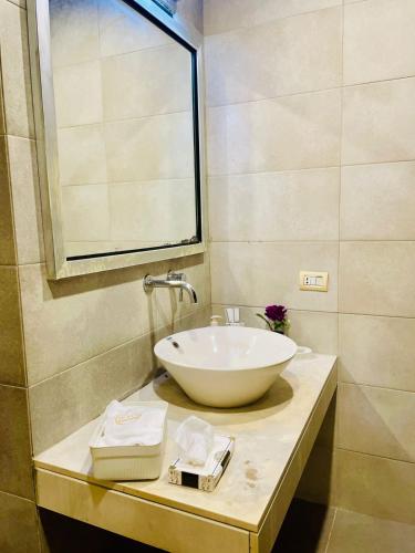 Ένα μπάνιο στο De Tabies Luxury Suites