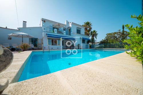 Villa El Monte de Moraira, private pool, sea views - by OYOOSTAYS