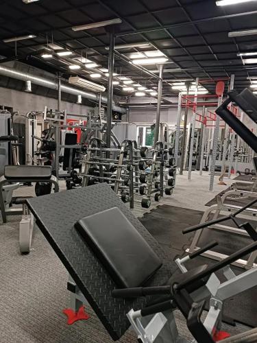 Fitness centrum a/nebo fitness zařízení v ubytování Apartamewnt nad jeziorem