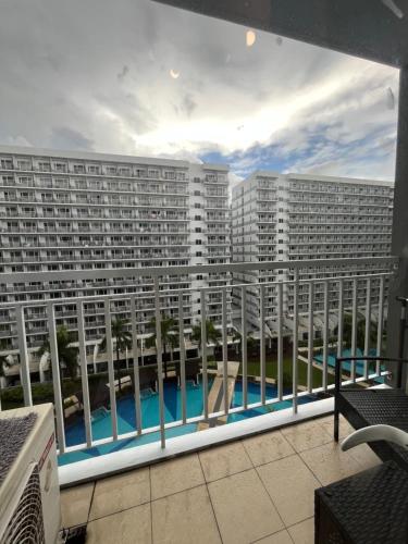 Bazén v ubytování Shell Residences near MOA and NAIA by Mae nebo v jeho okolí