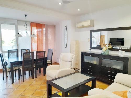 Charming duplex penthouse in Las Arenas beach