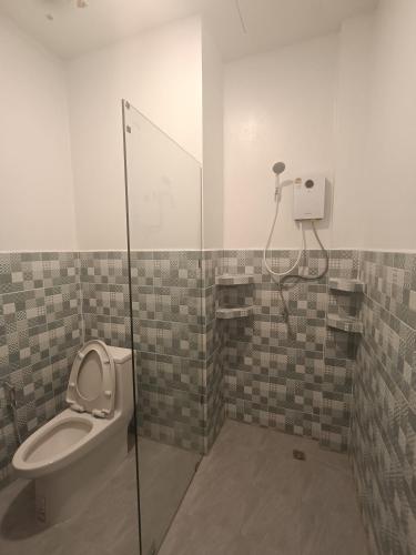 Bilik mandi di Koh Tao Chandra 2