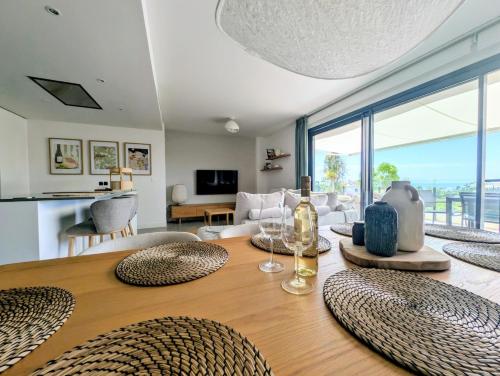 Oasis 325 Premium Apartment Sea & Mountains View photo 10