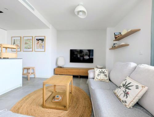 Oasis 325 Premium Apartment Sea & Mountains View photo 14