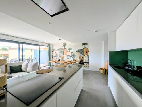 Oasis 325 Premium Apartment Sea & Mountains View photo 22