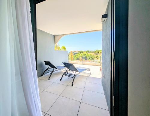 Oasis 325 Premium Apartment Sea & Mountains View photo 31