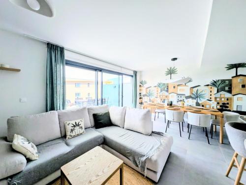 Oasis 325 Premium Apartment Sea & Mountains View photo 25