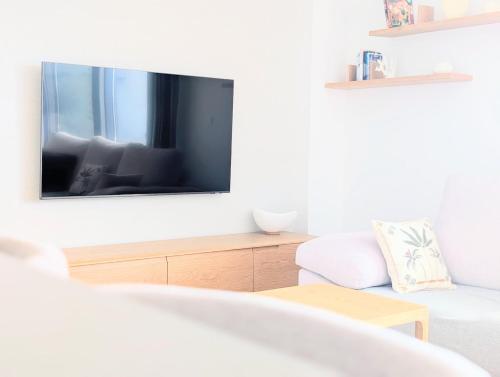 Oasis 325 Premium Apartment Sea & Mountains View photo 9