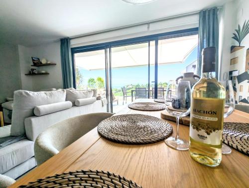 Oasis 325 Premium Apartment Sea & Mountains View photo 23