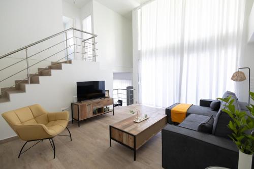 3-Bedroom Apartment in Marousi