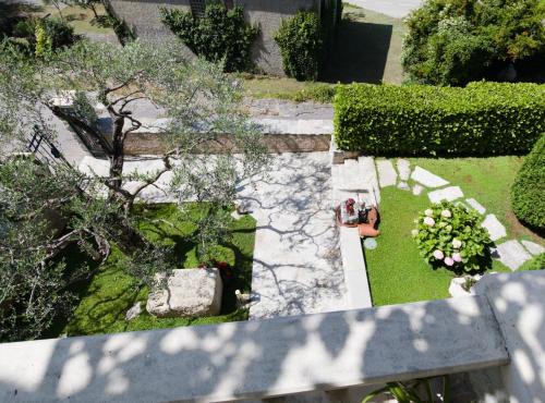 an overhead view of a garden with trees and flowers at Villa Falcon Rook in Gruda