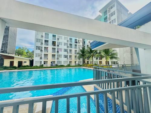 Πισίνα στο ή κοντά στο Budget-Friendly Condo in Seawind