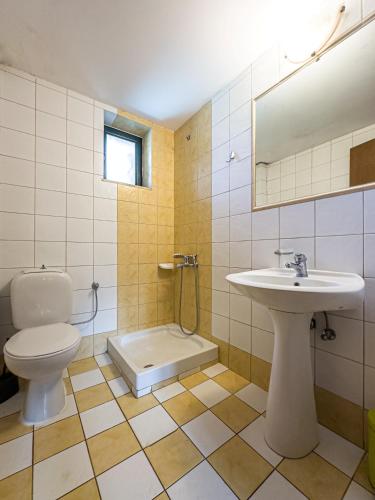Koupelna v ubytování Niriides Luxury Villas