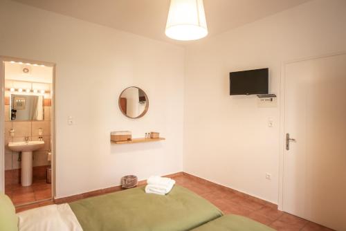 Gambar di galeri bagi Twin House Spetses di Spetses