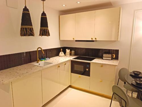 Beautiful Duplex Private Patio Alicante Center