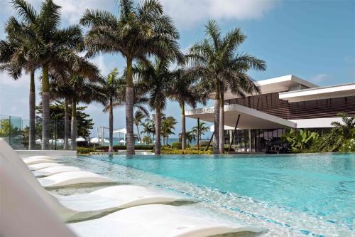 Bazén v ubytování Sonesta Ocean Point Resort- All Inclusive - Adults Only nebo v jeho okolí