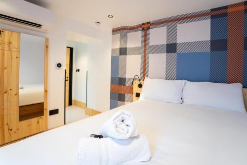Wheelchair Accessible Double Room with Window
