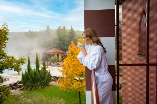 Гости Mesés Shiraz Hotel Superior-Adults only