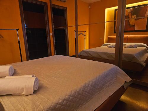 Ένα ή περισσότερα κρεβάτια σε δωμάτιο στο Luxury room