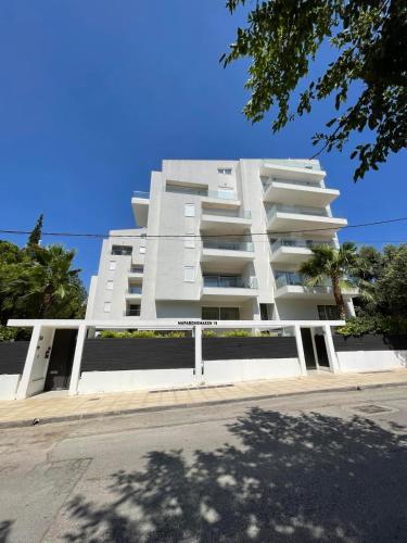 3-Bedroom Apartment in Marousi