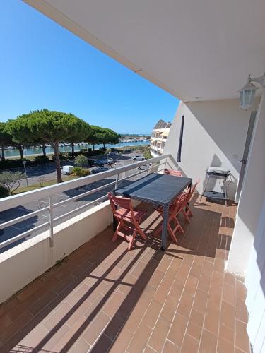 AS24001 - P2 dans Résidence sur la plage - vue chenal - parking privé et wifi