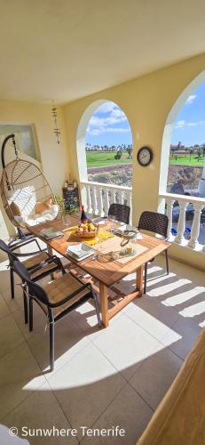 Mona Golf - South Tenerife - Aircon, private parking with heated pool