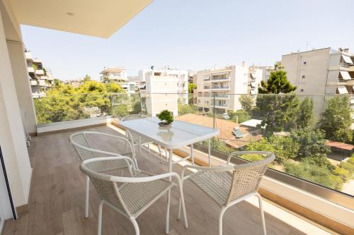 Comfortable 2 Bedroom apartment in Marousi
