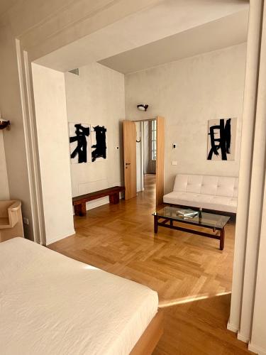 Archibusieri 8 Design Home