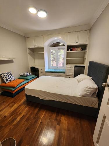 Luxury apartment near Nile corniche & downtown房間的床