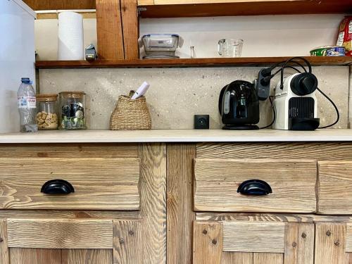 Η κουζίνα ή μικρή κουζίνα στο Magnifique Chalet Avec Vue Panoramique sur le Lac Léman