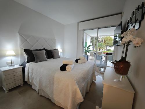 Luxury Frontline Residence - EHHouse